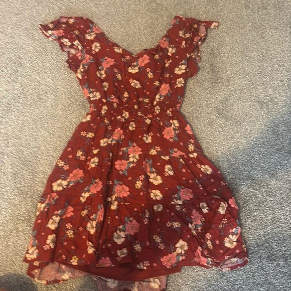 Flutter sleeve open back floral dress - Picture 1 of 4